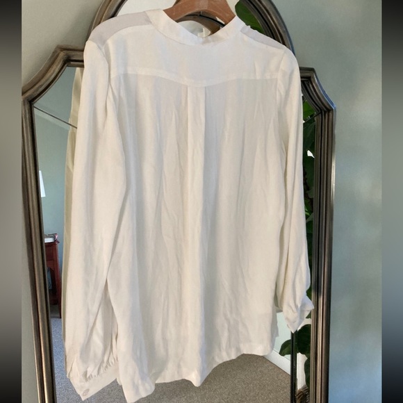 White House Black Market Button Down Blouse - Picture 3 of 4